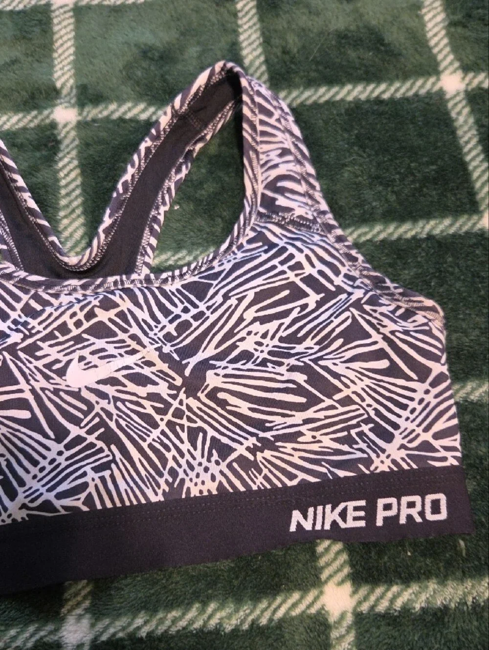 Nike Pro Black and White Abstract-Print Sports Bra Size Small